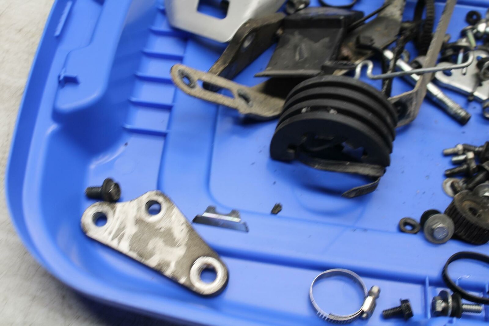 05-21 SUZUKI DRZ400SM  BOLTS HARDWARE  SCREWS BB376