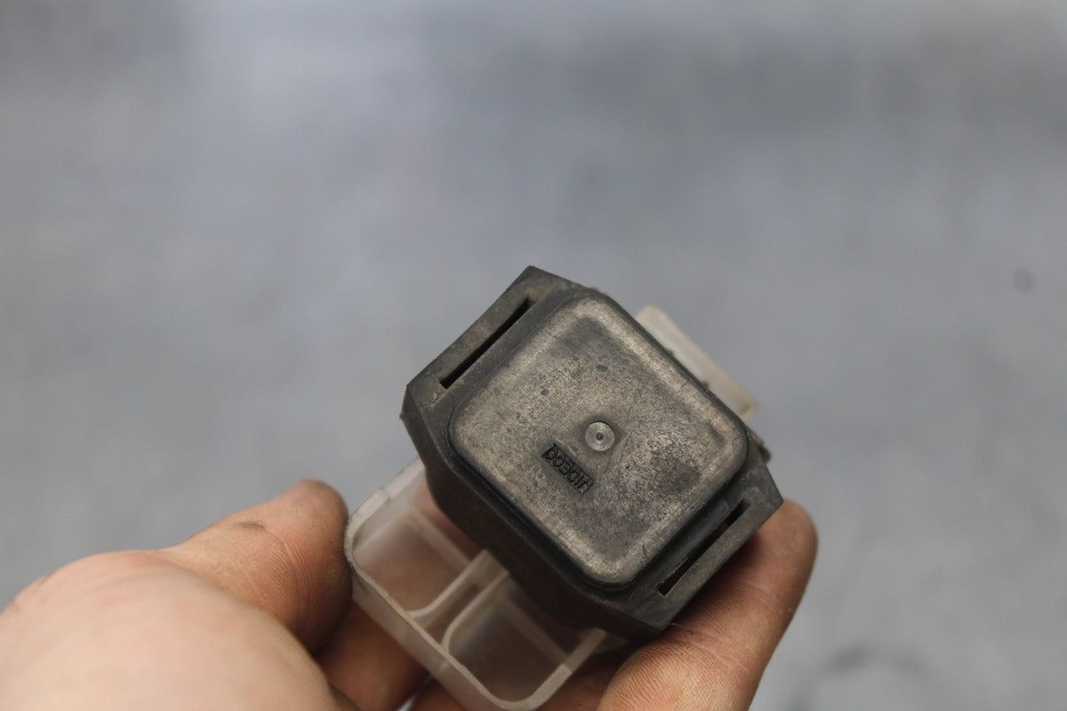 05 YAMAHA YZF R6 ENGINE STARTER RELAY STARTING MOTOR SWITCH BB894