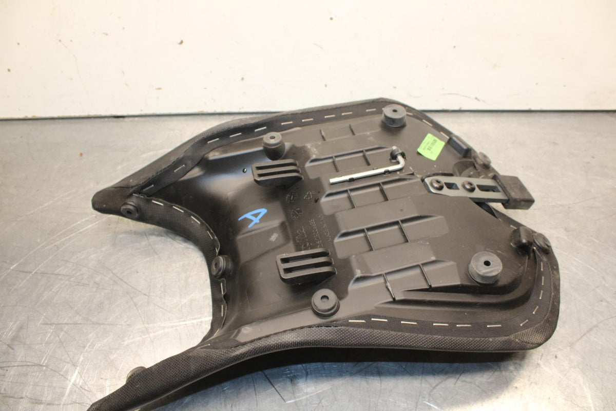 20-23 APRILIA RS660 FRONT DRIVERS SEAT PAD SADDLE PILLION BB611