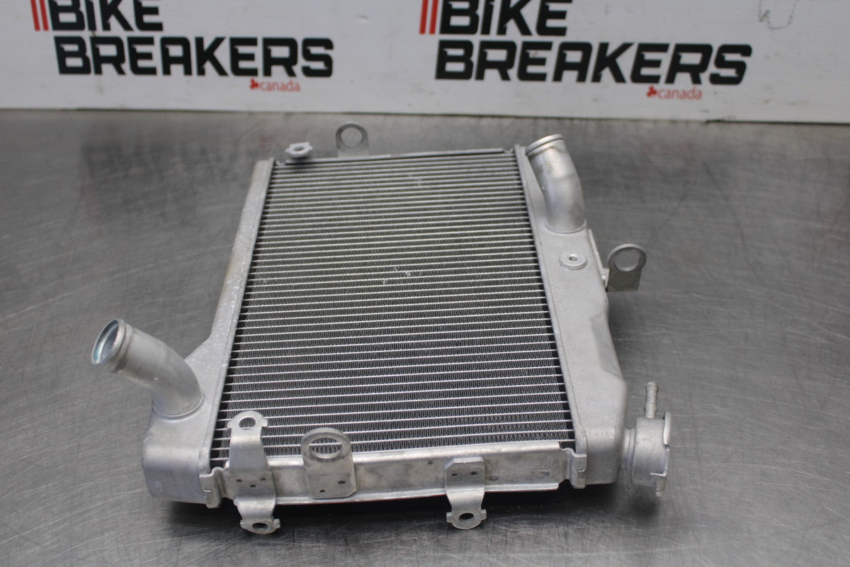 22-25 YAMAHA YZF R7 ENGINE RADIATOR MOTOR COOLER COOLING RADIATER BB00