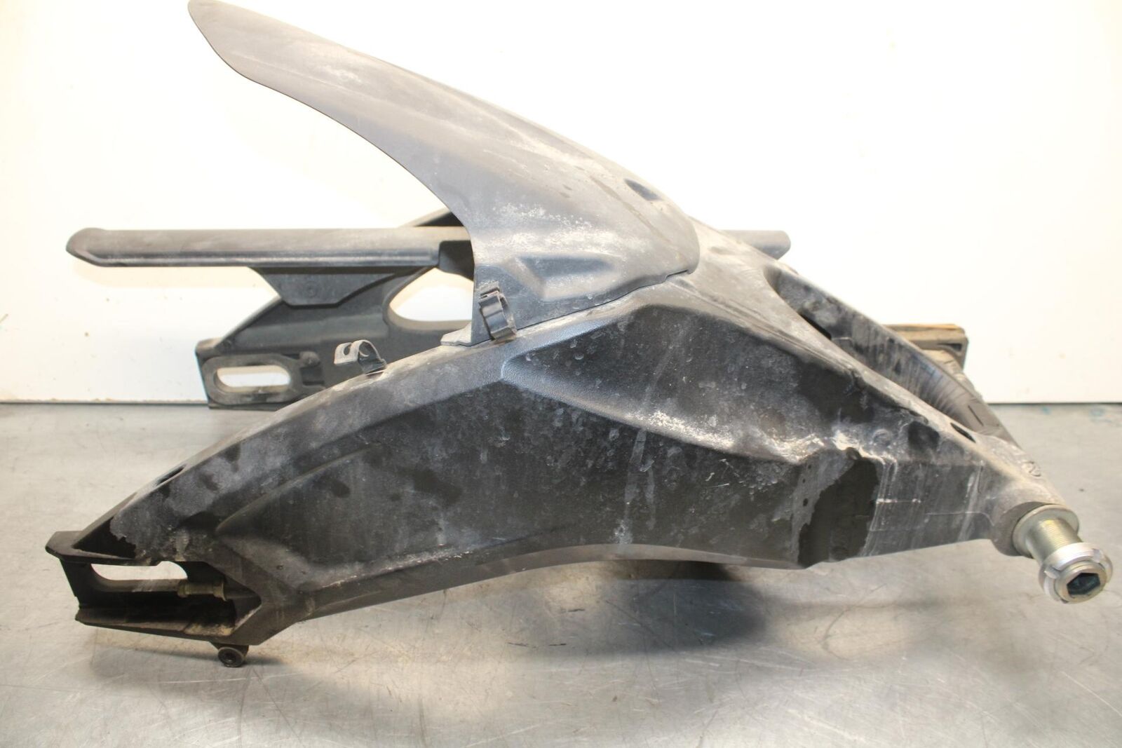 2011 Suzuki GSXR600 REAR SWINGARM BACK SUSPENSION 61000-14J00-YAP BB605