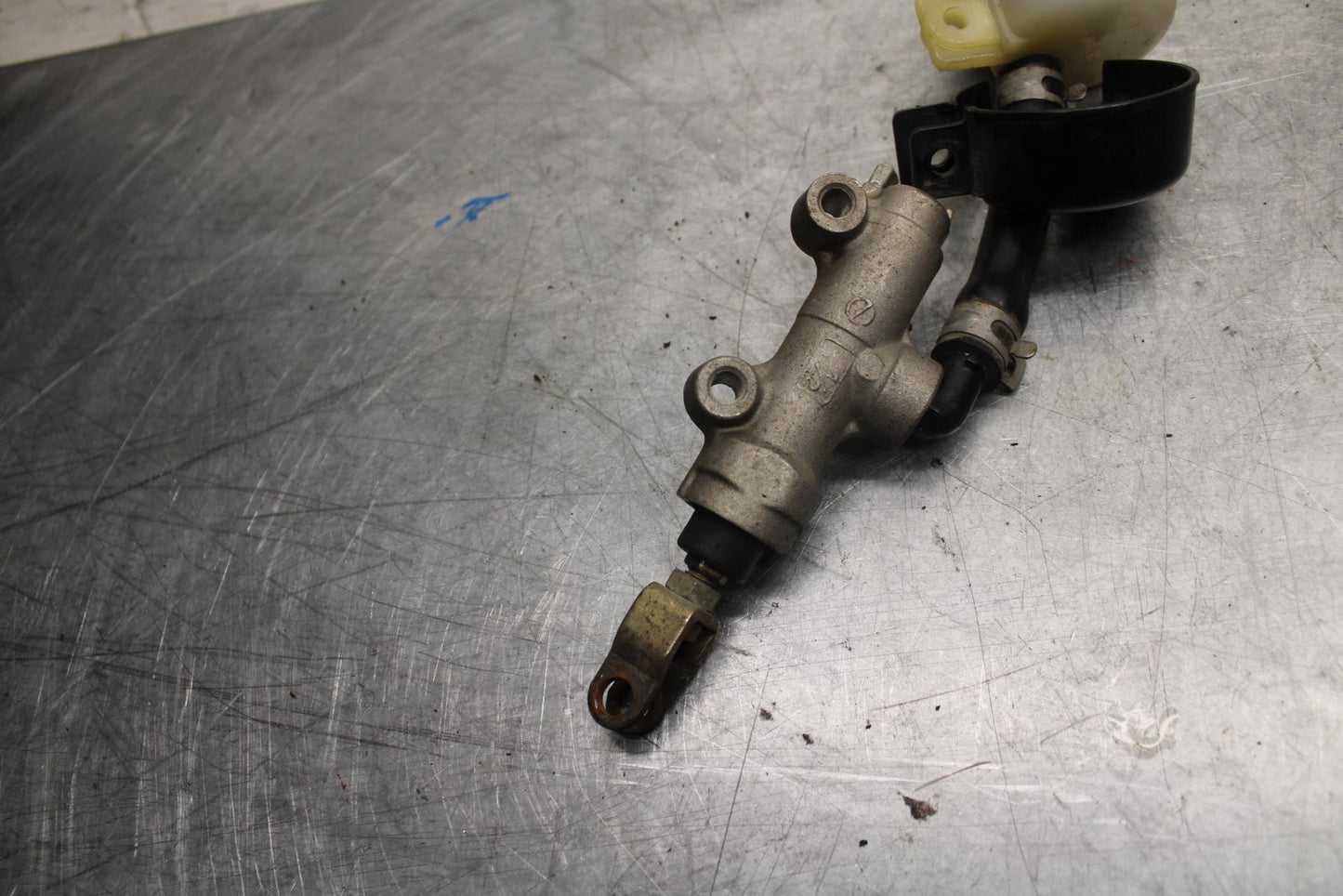 2003 Kawasaki Z1000 REAR BACK BRAKE MASTER CYLINDER W RESERVOIR 43015-1706 BB35