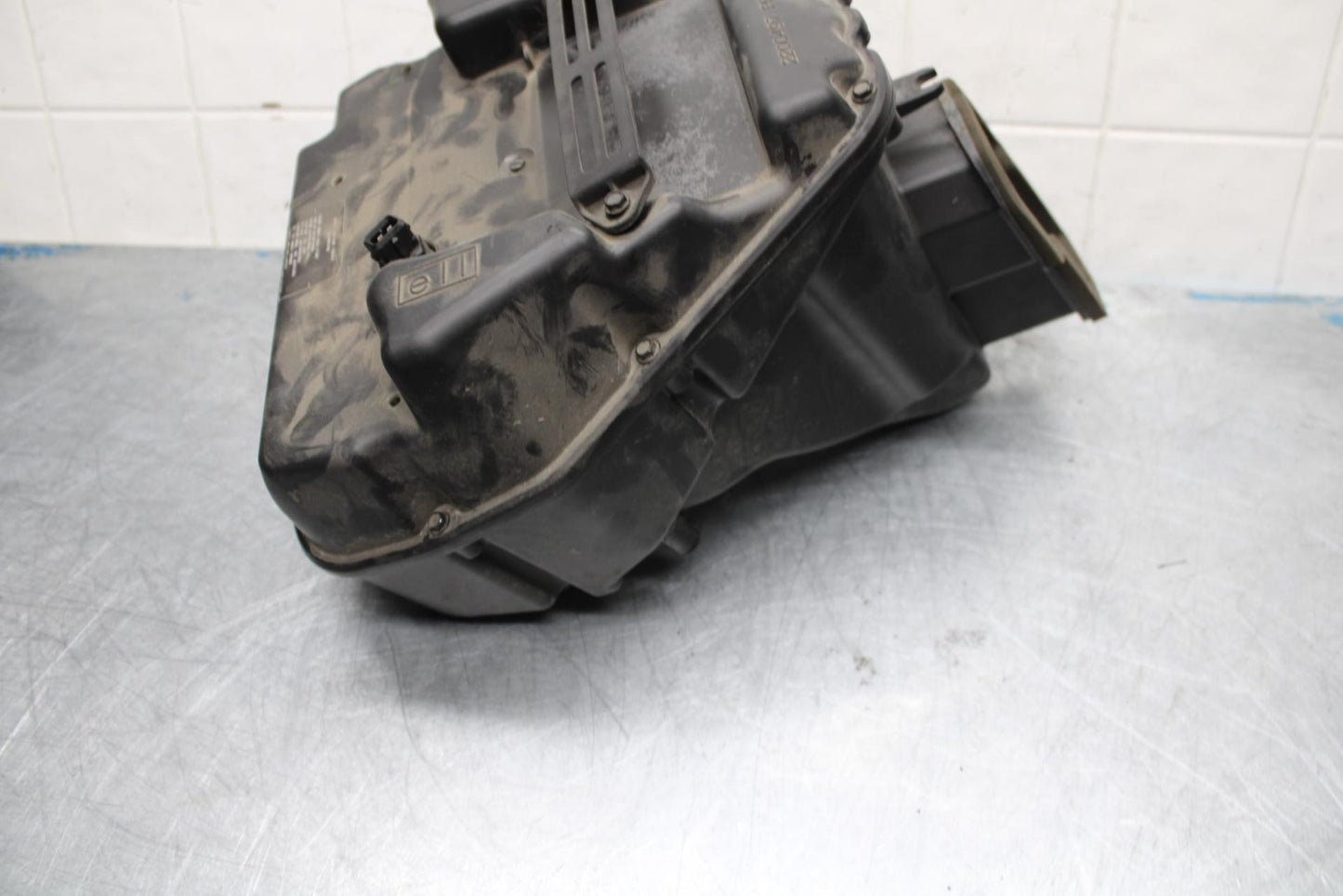 06-07 TRIUMPH DAYTONA 675 DAYTONA 675 AIRBOX AIR INTAKE FILTER BOX BB441