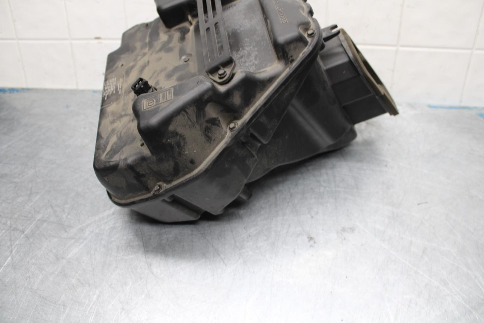 06-07 TRIUMPH DAYTONA 675 DAYTONA 675 AIRBOX AIR INTAKE FILTER BOX BB441