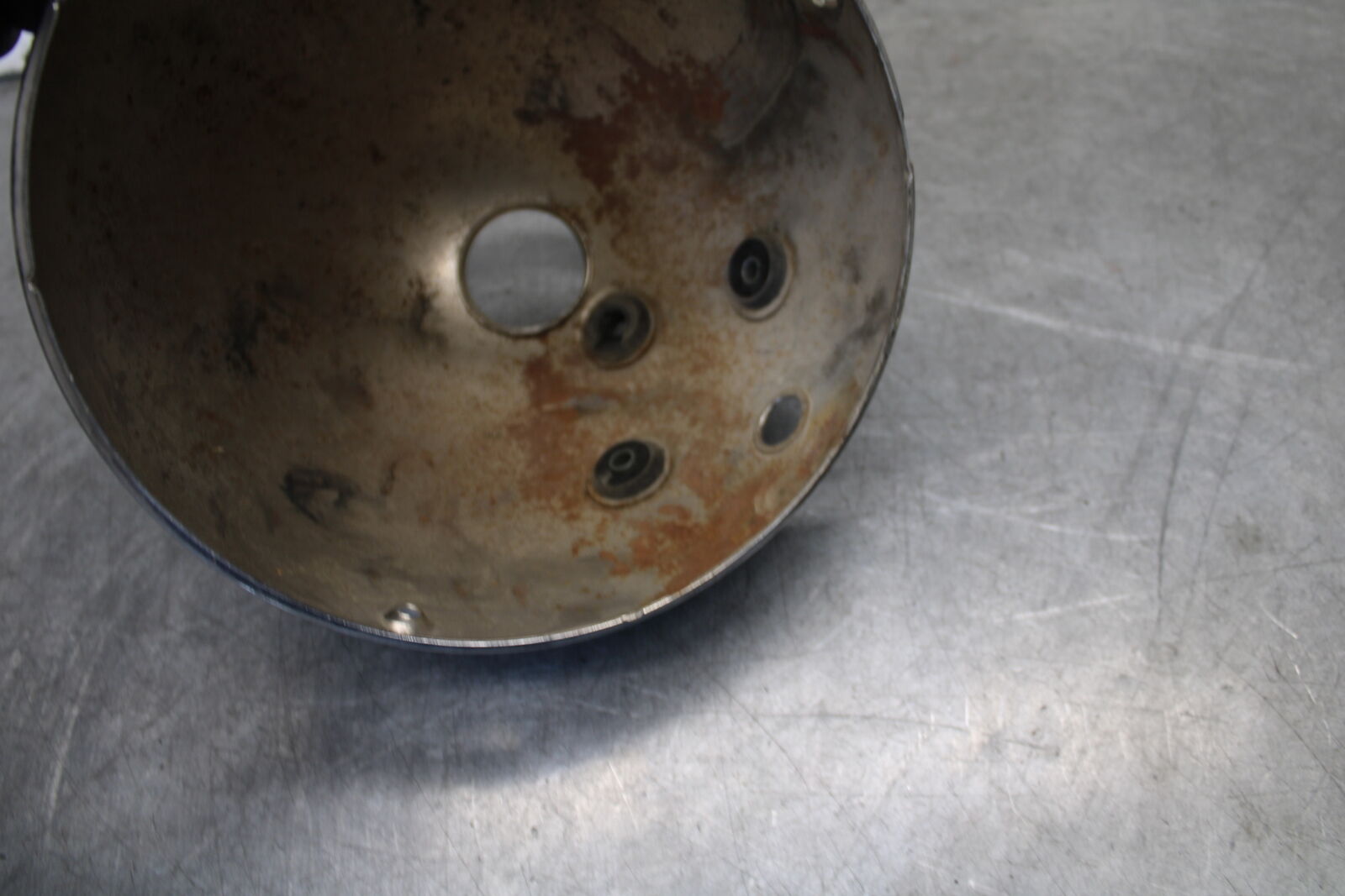 05-09 SUZUKI BOULEVARD C90 HEADLIGHT CASE HOUSING BUCKET BB692