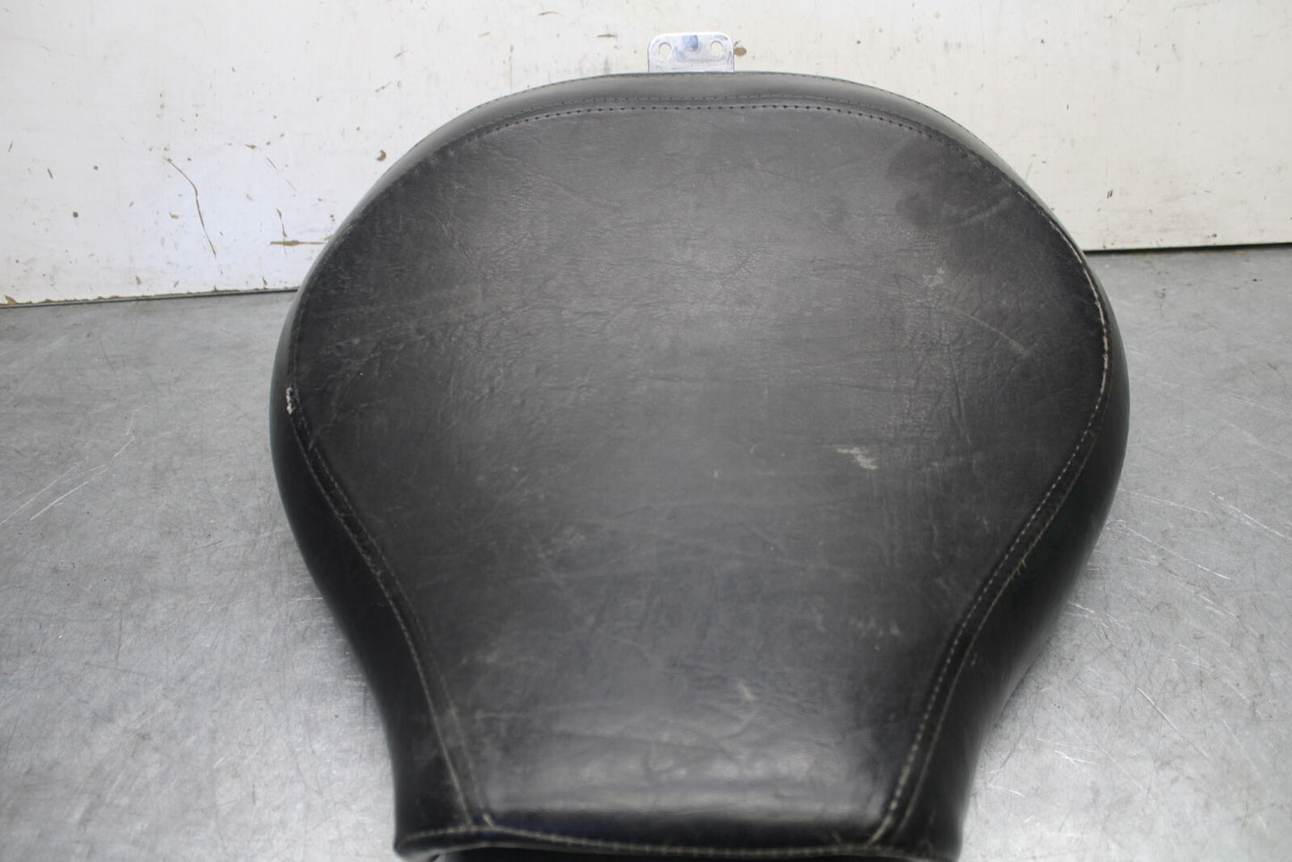 05-09 SUZUKI BOULEVARD C90 FRONT DRIVERS SEAT BB692