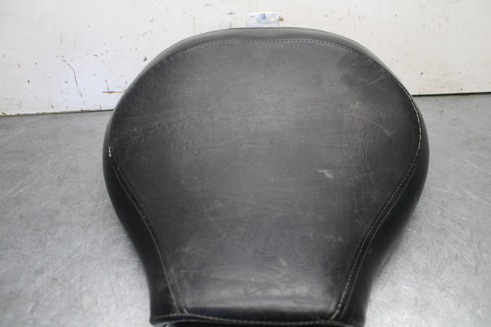 05-09 SUZUKI BOULEVARD C90 FRONT DRIVERS SEAT BB692