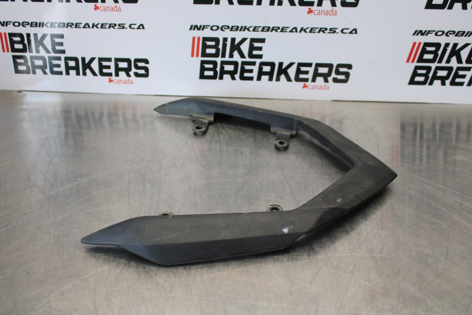 09-15 YAMAHA FZ6R PASSENGER REAR SEAT GRAB BAR HANDLE BB161