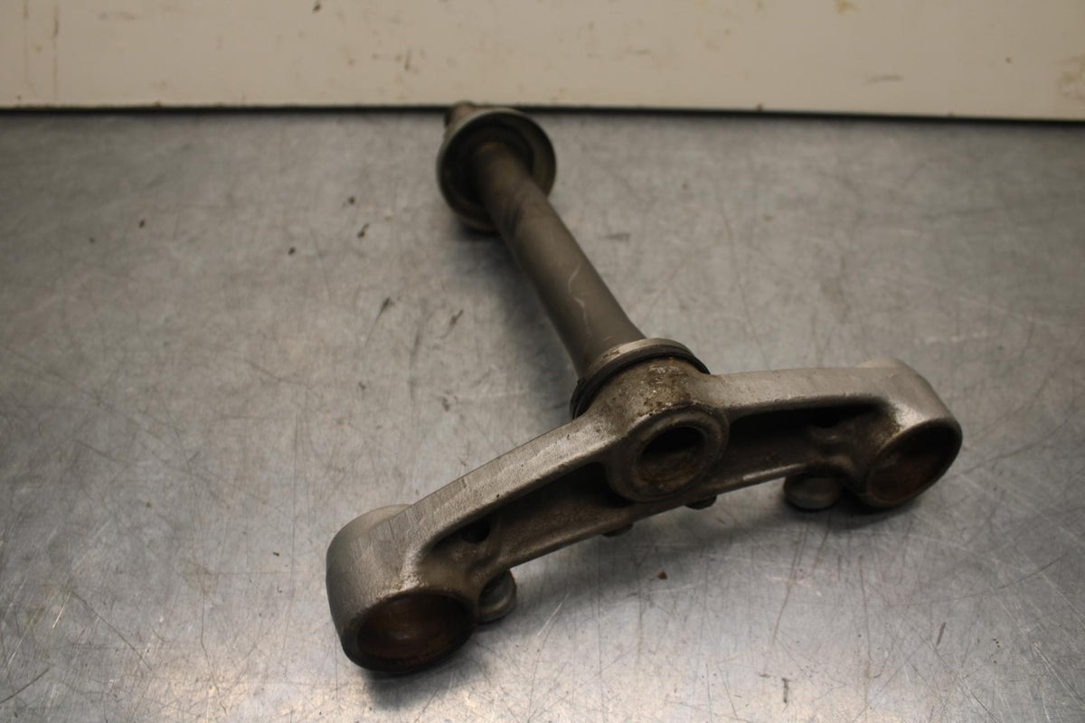 1988 Yamaha FZ600 FRONT FORKS CLAMP LOWER TRIPLE TREE STEM BB601