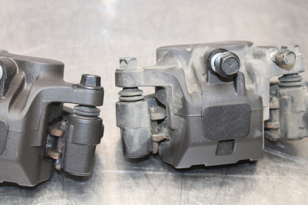 09-15 YAMAHA FZ6R RIGHT LEFT FRONT BRAKE CALIPER SET PAIR CALIPERS BB161