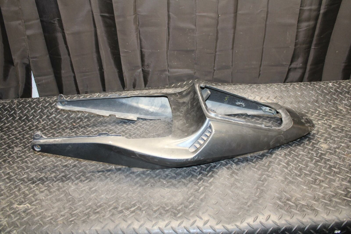 03-04 HONDA CBR600RR REAR BACK TAIL FAIRING COWL SHROUD BB200