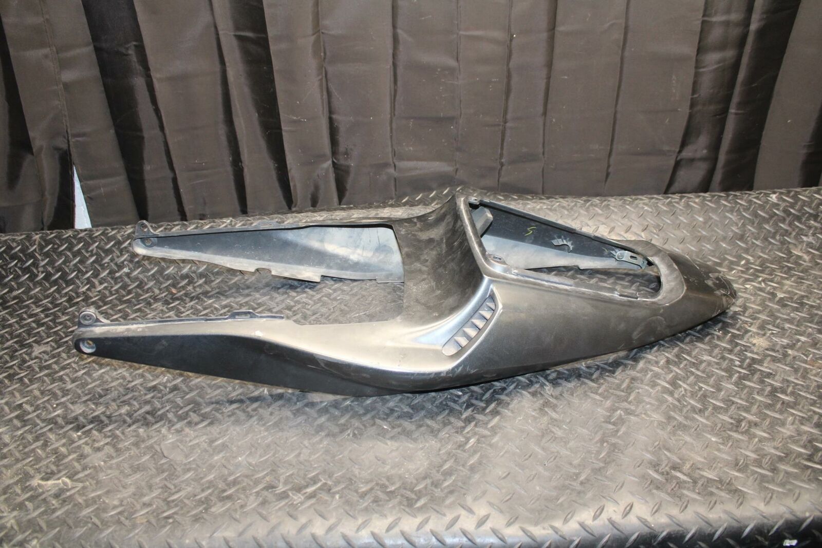 03-04 HONDA CBR600RR REAR BACK TAIL FAIRING COWL SHROUD BB200