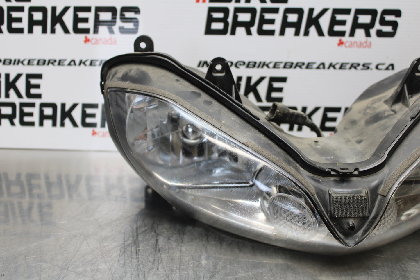 04-05 KAWASAKI NINJA ZX10R FRONT HEADLIGHT HEAD LIGHT LAMP BB163