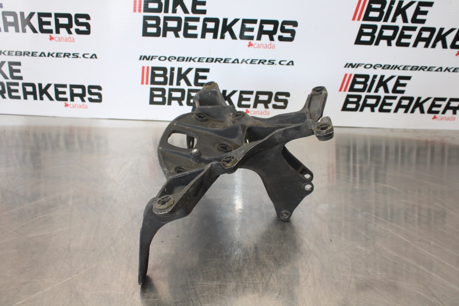 07-08 YAMAHA YZF R1 UPPER FAIRING MIRROR GAUGES STAY BRACKET BB160