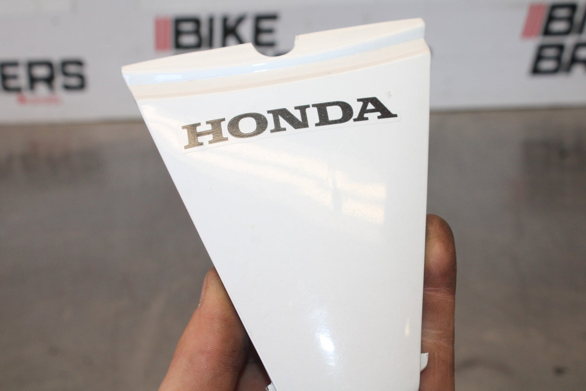 08 HONDA CBR125R CENTER REAR BACK TAIL FAIRING COWL BB114