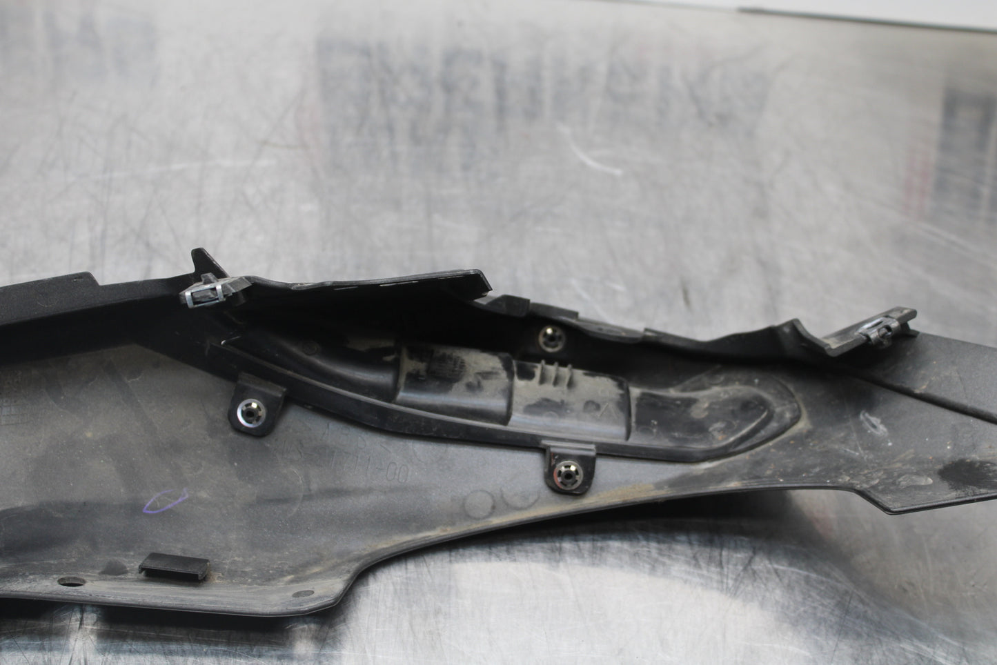 14-17 YAMAHA FZ07 RIGHT REAR BACK TAIL FAIRING COWL SHROUD BB162