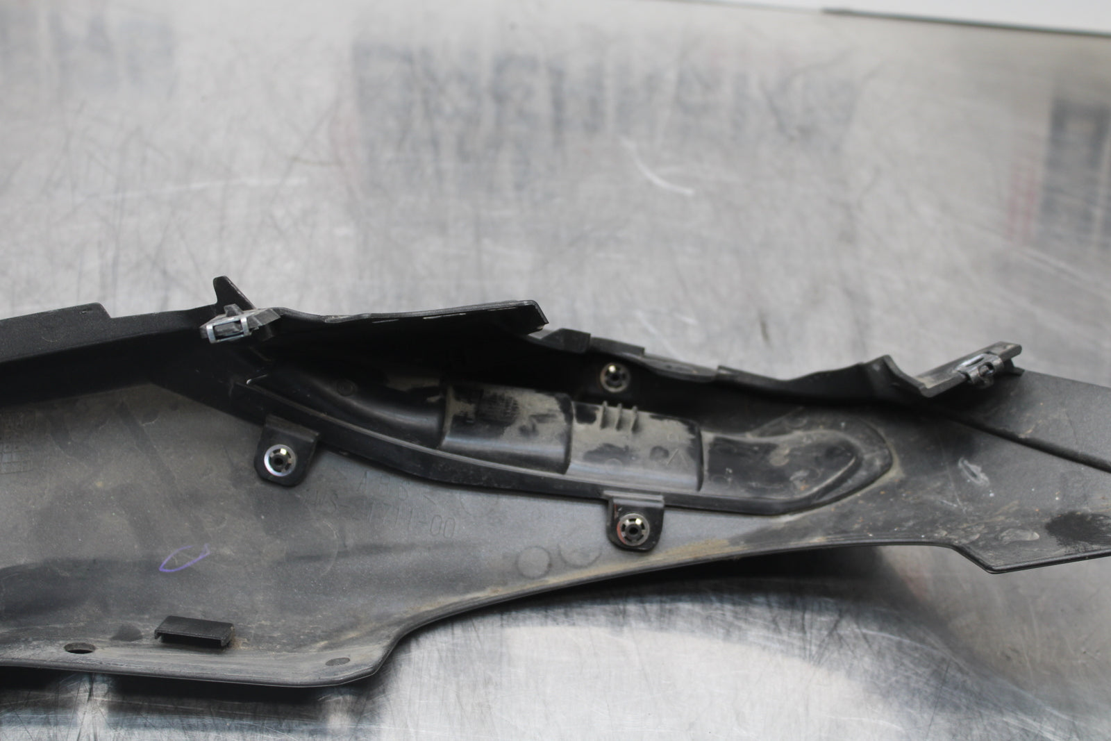 14-17 YAMAHA FZ07 RIGHT REAR BACK TAIL FAIRING COWL SHROUD BB162