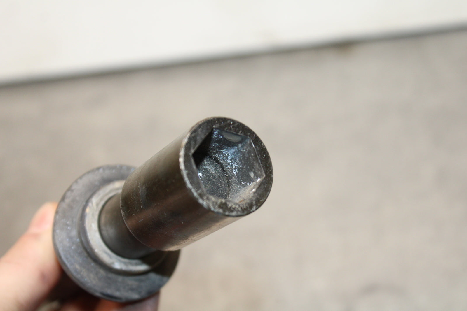 13-18 KAWASAKI NINJA ZX6R FRONT WHEEL RIM AXLE PIVOT BOLT BB118