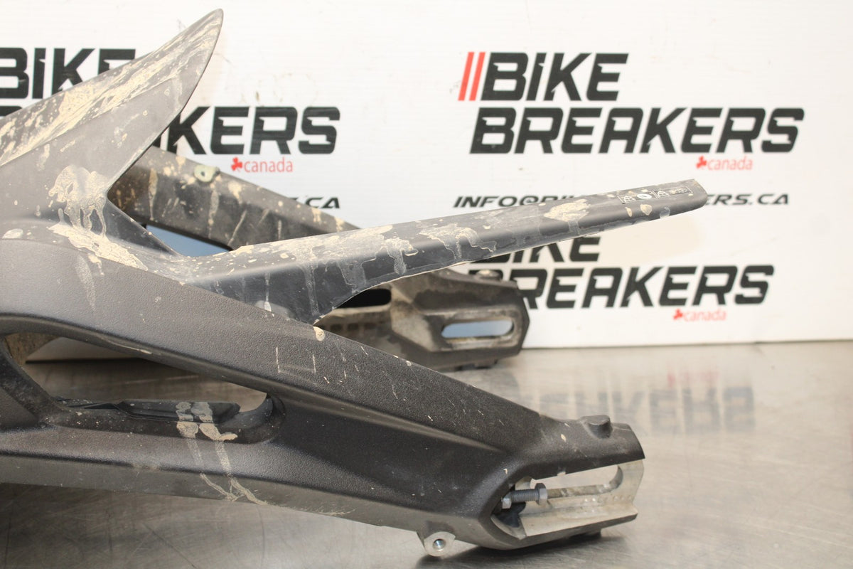 20 TRIUMPH STREET TRIPLE 765 REAR SWINGARM BACK SUSPENSION SWING ARM BB864
