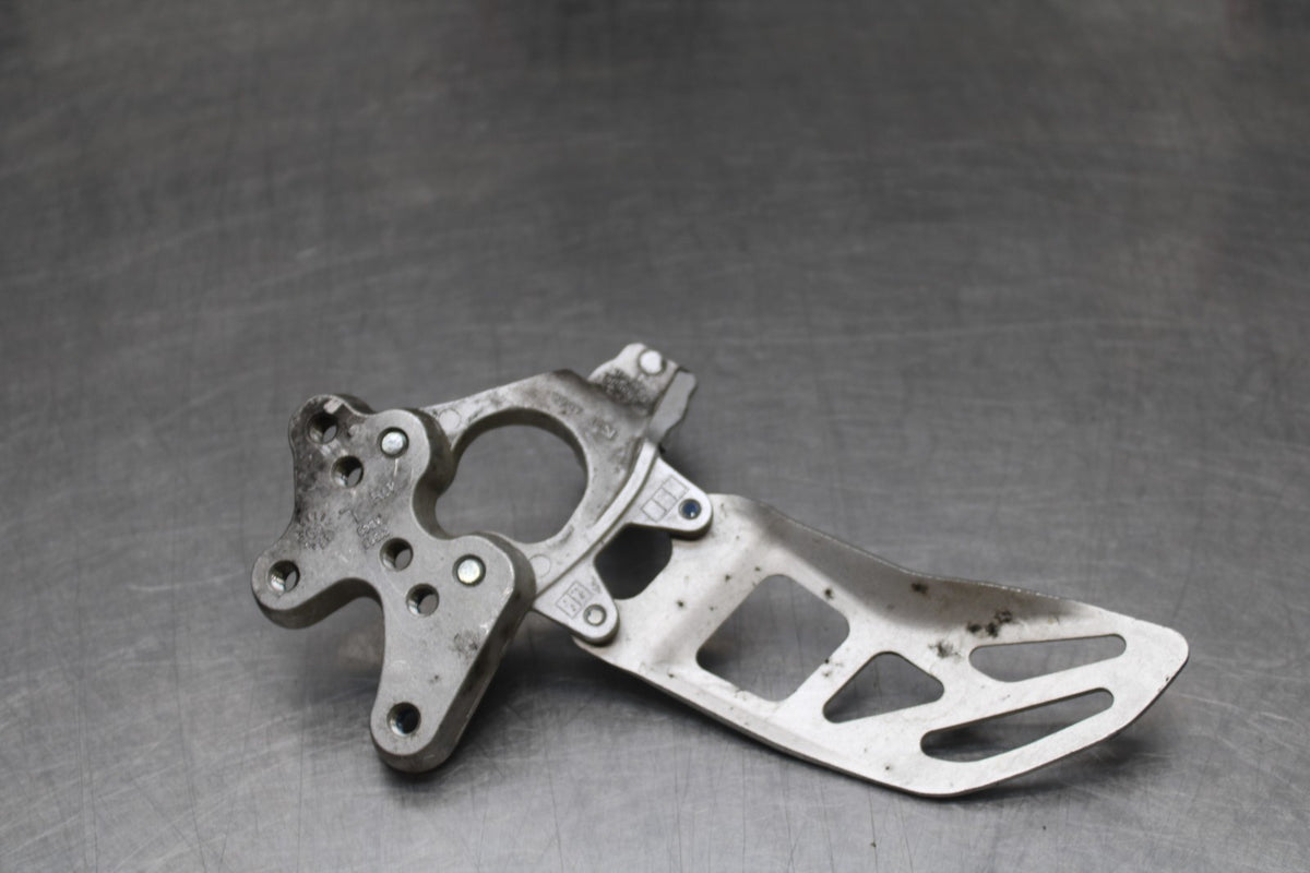 07 SUZUKI GSXR1000 LEFT REARSET REAR SET DRIVER FOOT PEG BRACKET MOUNT BB770