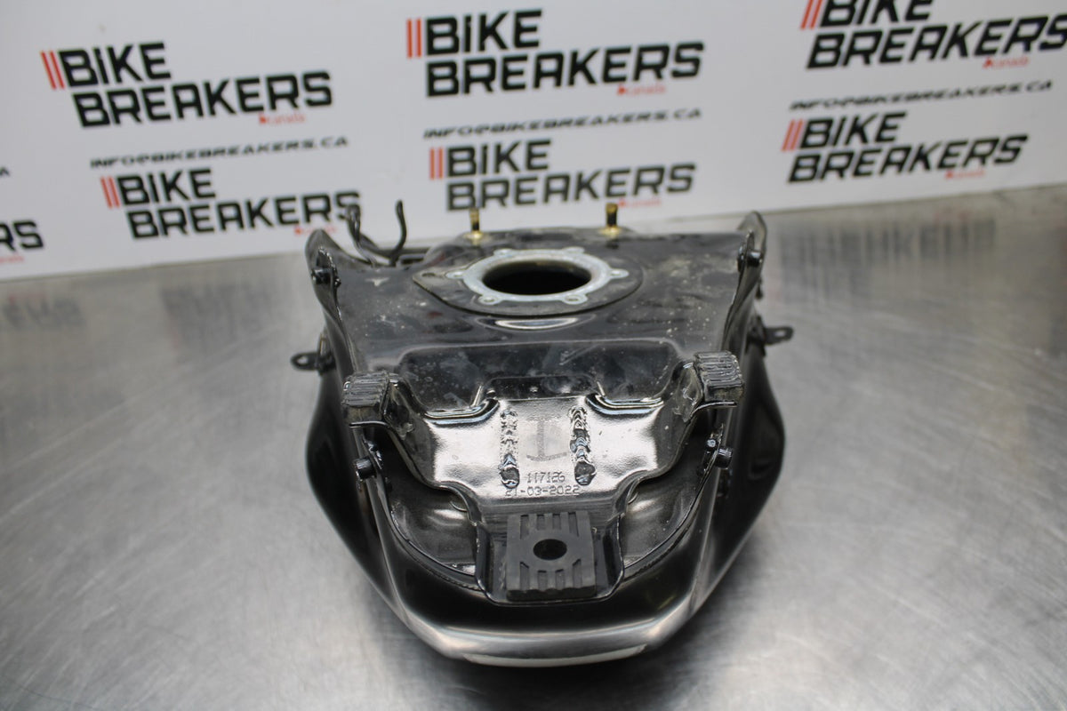 17-22 KTM 390 DUKE GAS TANK FUEL CELL PETROL RESERVOIR BB180