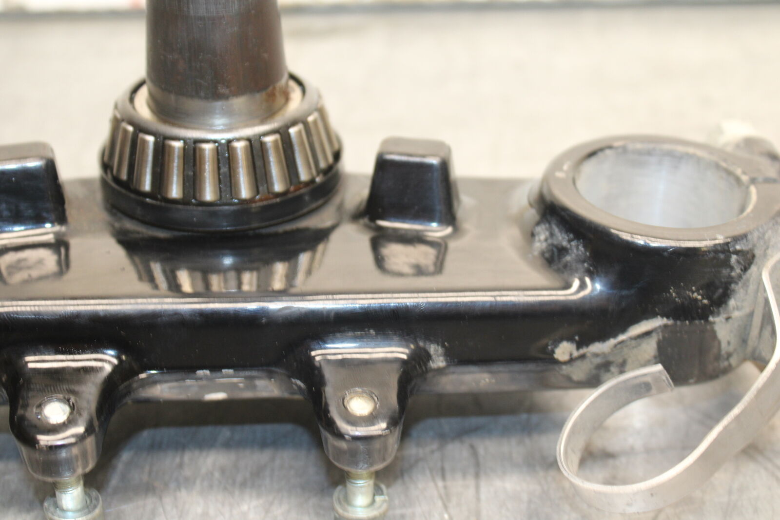82-83 YAMAHA IT175 FRONT FORKS CLAMP LOWER TRIPLE TREE STEM BB108
