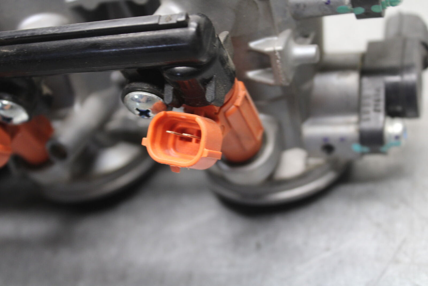 13-18 KAWASAKI NINJA ZX6R MAIN FUEL INJECTORS / THROTTLE BODIES 16163-0772 BB666