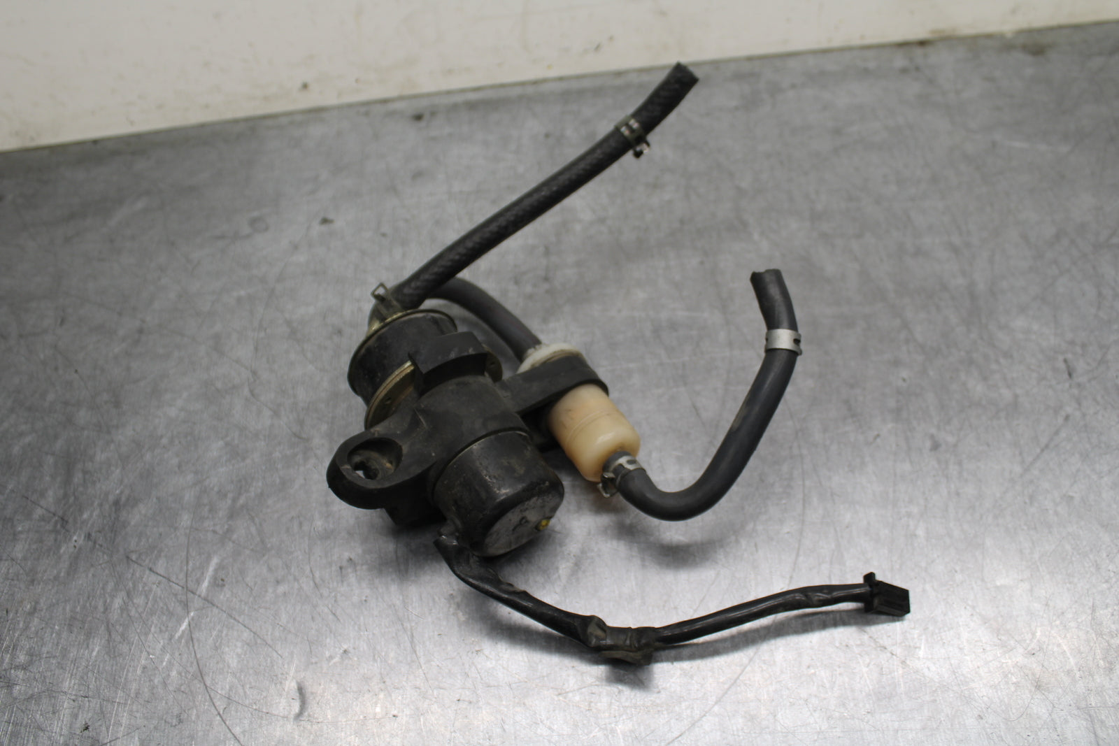 00-01 YAMAHA YZF R1 FUEL PUMP GAS PETROL SENDER UNIT BB755