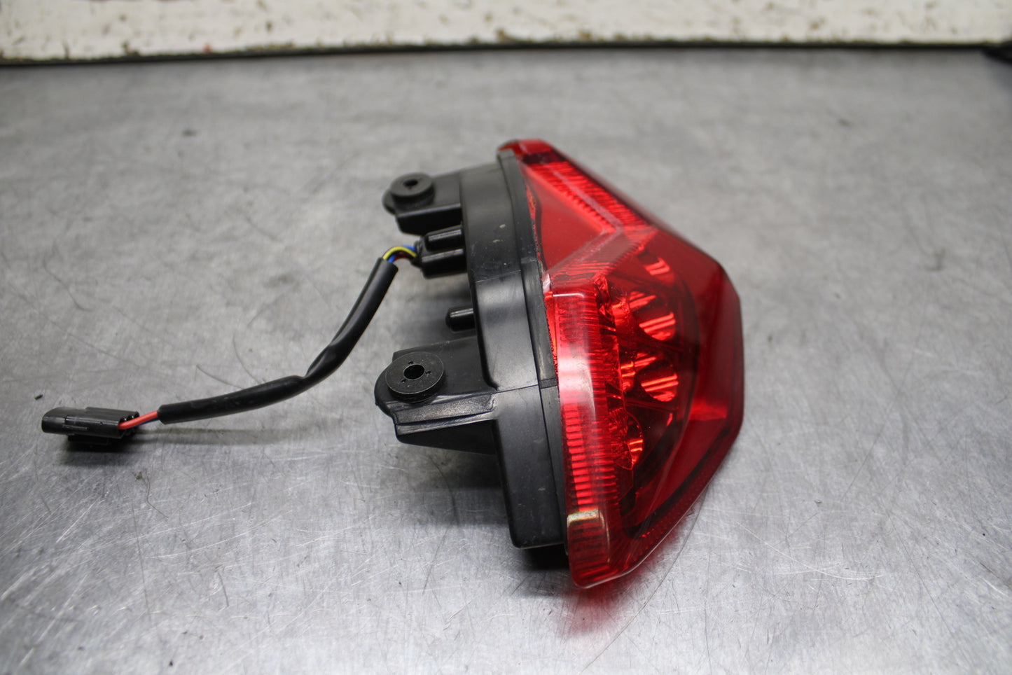 12-13 KAWASAKI Z1000 REAR TAIL TAILLIGHT BACK BRAKE LIGHT BB743