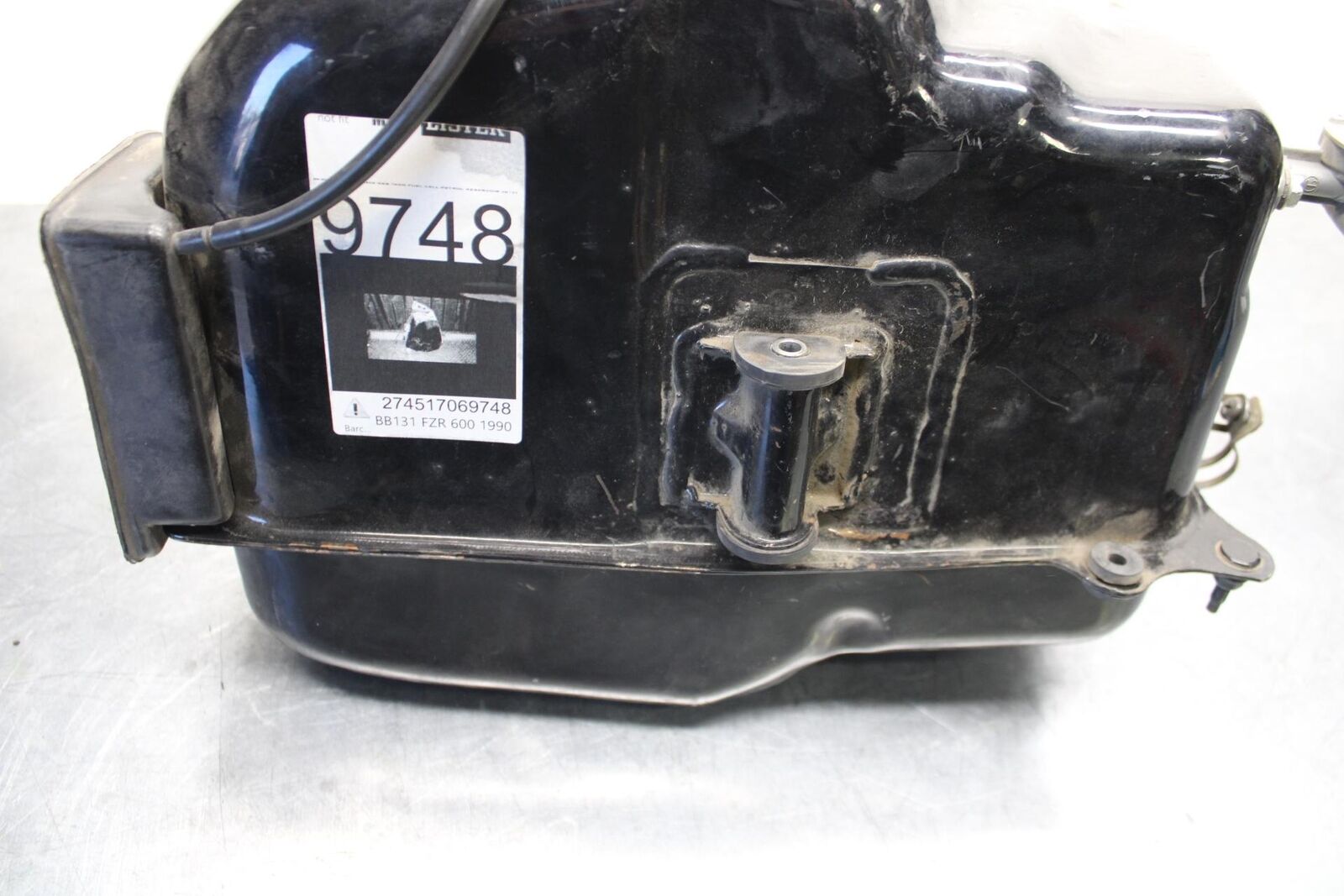 89-90 YAMAHA FZR600 GAS TANK FUEL CELL PETROL RESERVOIR 3HE-24110-10-00 BB76