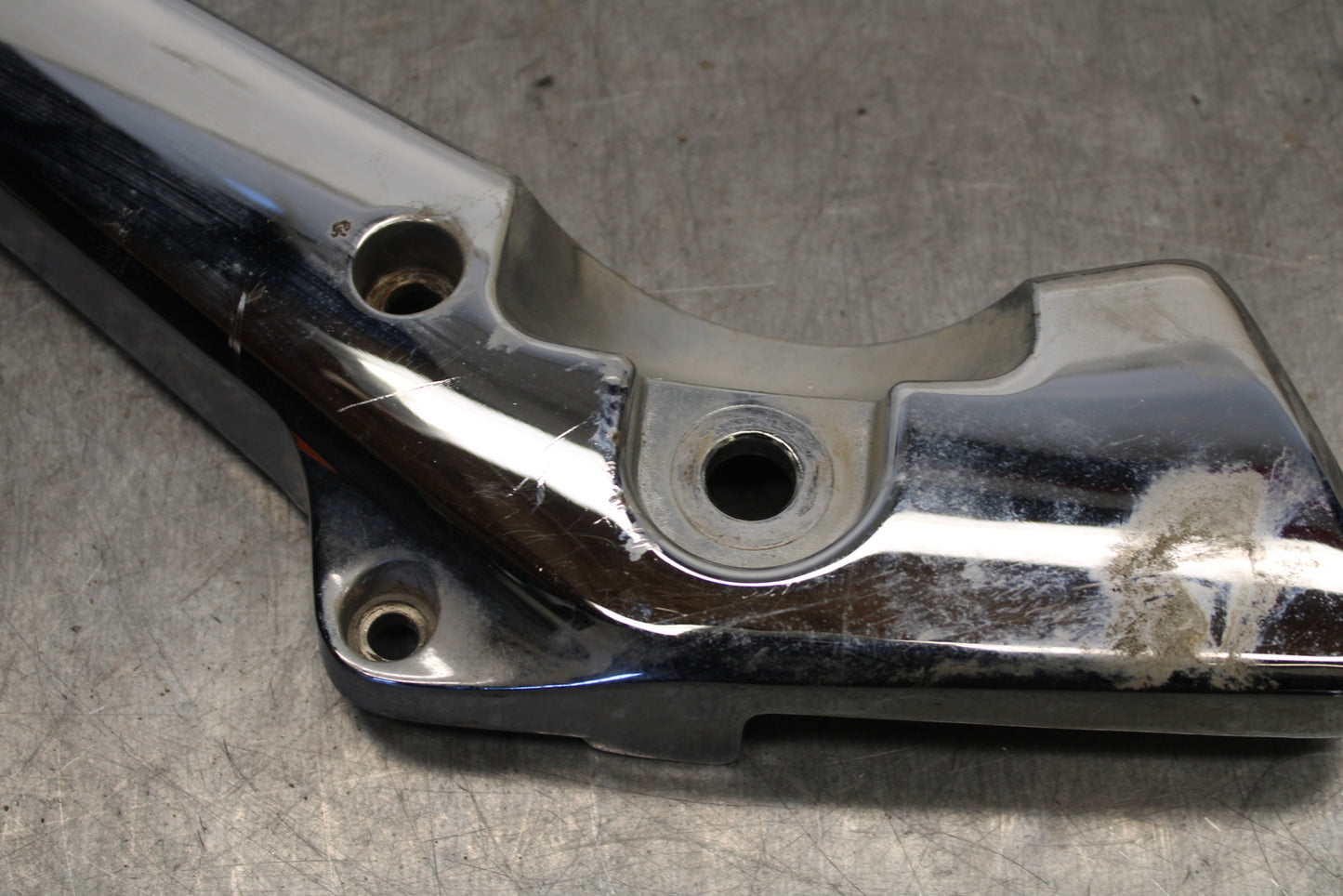 02-04 HONDA VTX1800S LEFT REAR FENDER SUPPORT SUBFRAME BB712