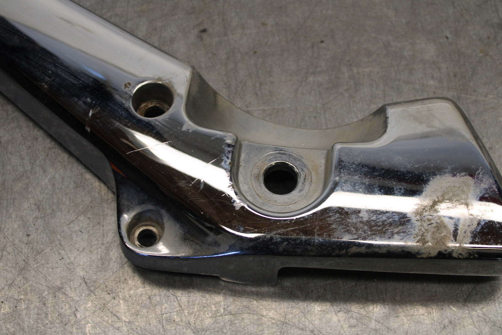 02-04 HONDA VTX1800S LEFT REAR FENDER SUPPORT SUBFRAME BB712