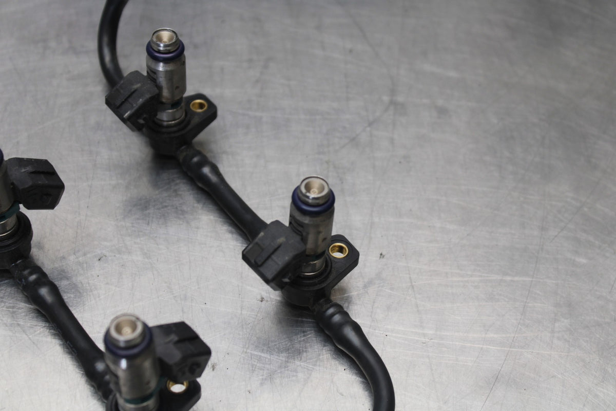 15 APRILIA RSV4 FACTORY APRC ABS SECONDARY FUEL INJECTORS GAS RAIL BB901