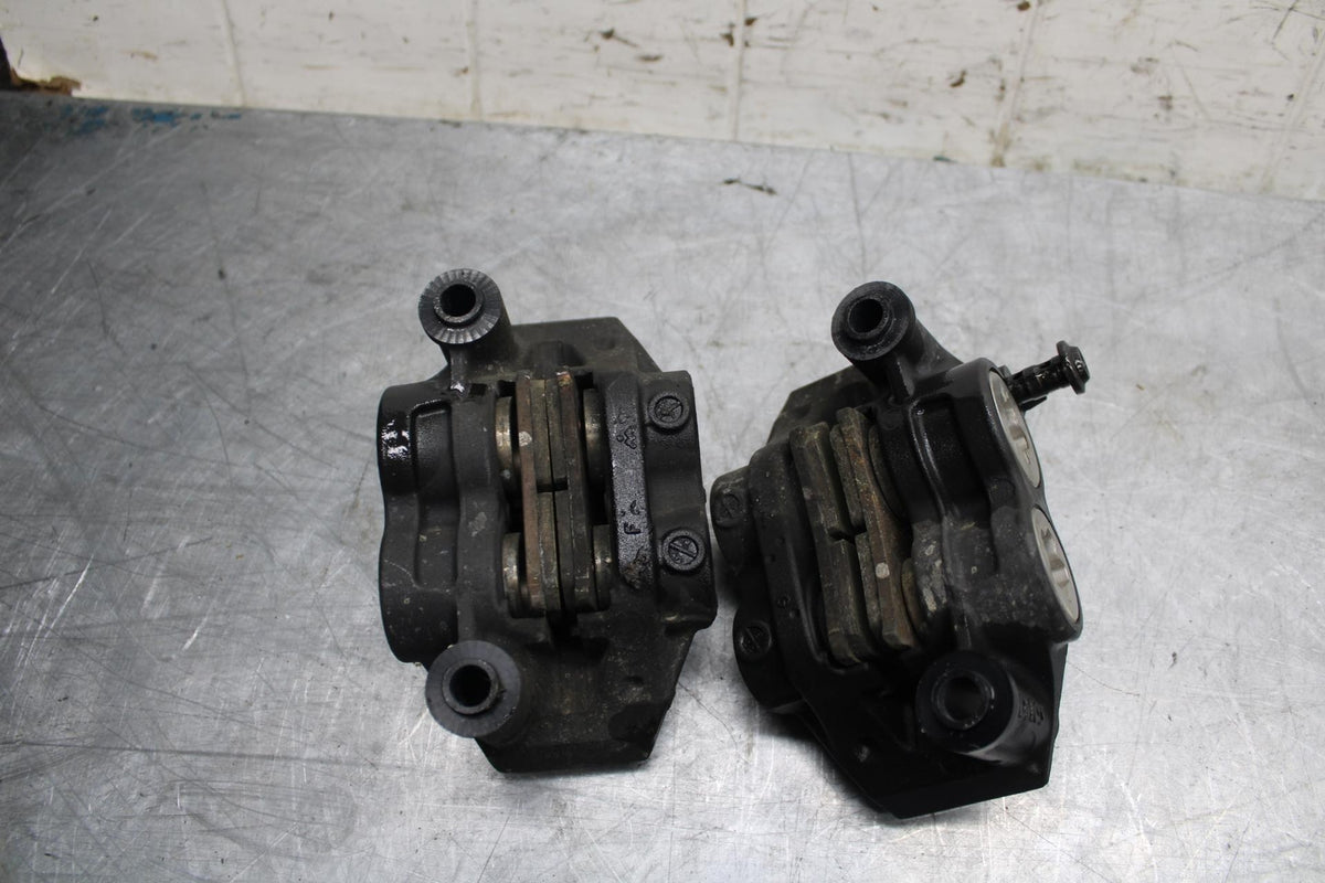 17-19 YAMAHA FZ09 RIGHT LEFT FRONT BRAKE CALIPER SET PAIR CALIPERS BB480