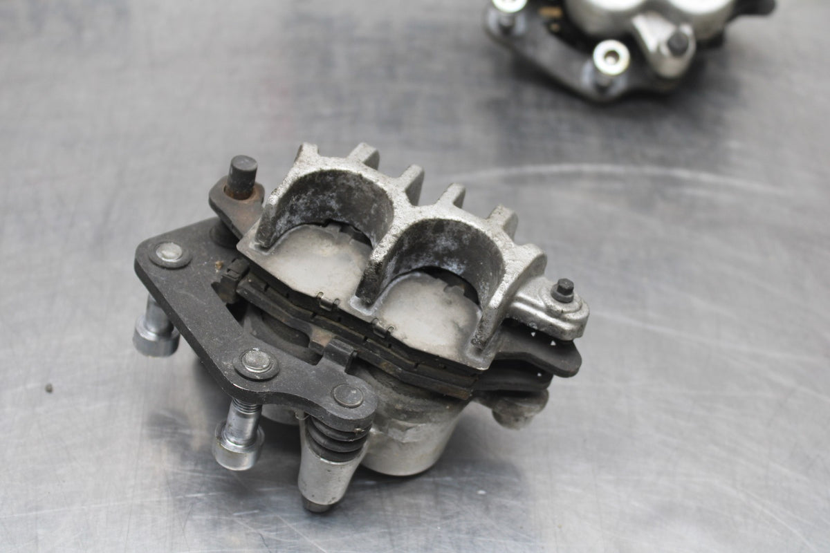 05-09 SUZUKI BOULEVARD C90 RIGHT LEFT FRONT BRAKE CALIPER SET PAIR BB791
