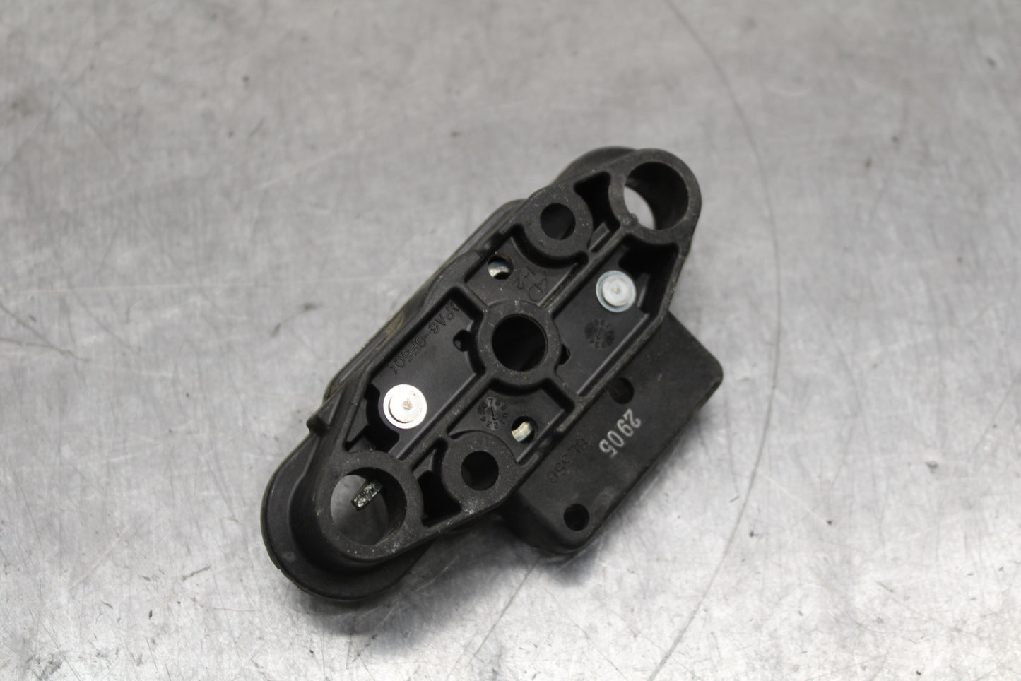 12-13 KAWASAKI Z1000 REAR PASSENGER SEAT LATCH LOCK ASSEMBLY BB743