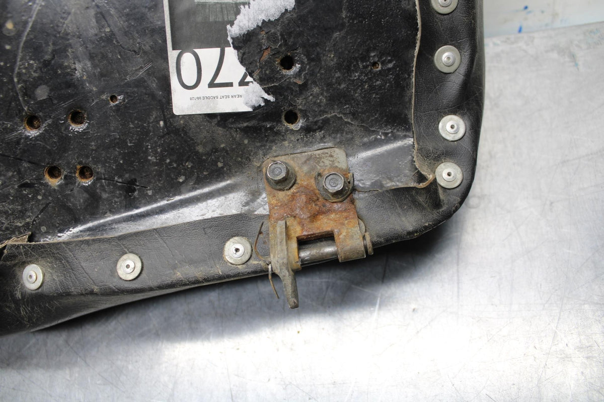 75 SUZUKI GT 550 FRONT REAR SEAT SADDLE BB72 