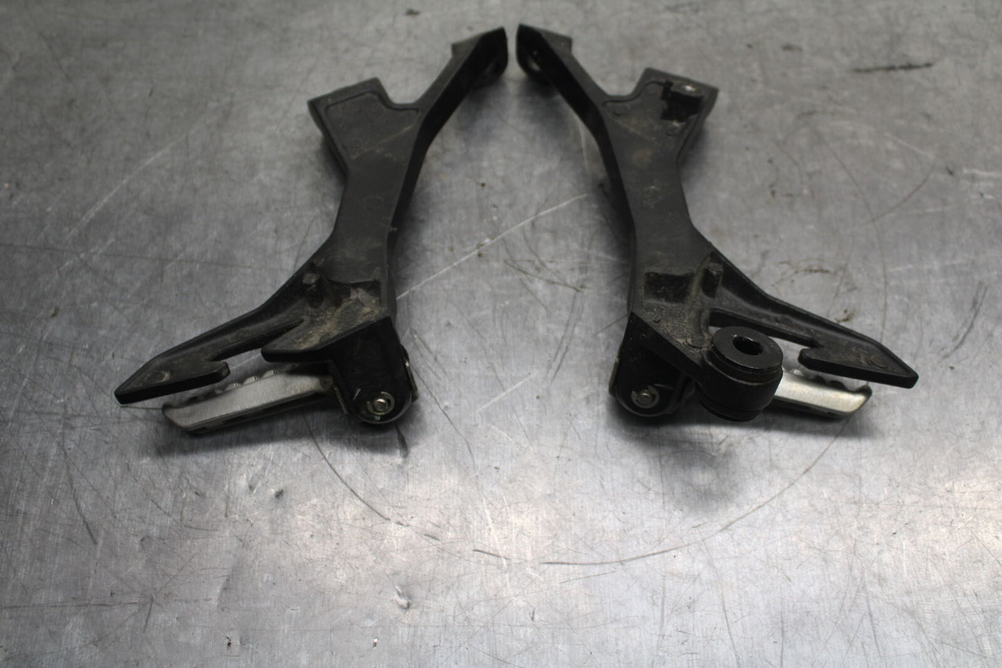 18-23 KAWASAKI NINJA 400 EX400 ABS REAR BACK PASSENGER PEG SET PAIR BB747