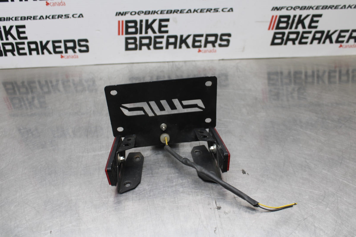 08-10 SUZUKI GSXR 600 FENDER ELIMINATOR LICENSE PLATE BRACKET & LIGHT BB765