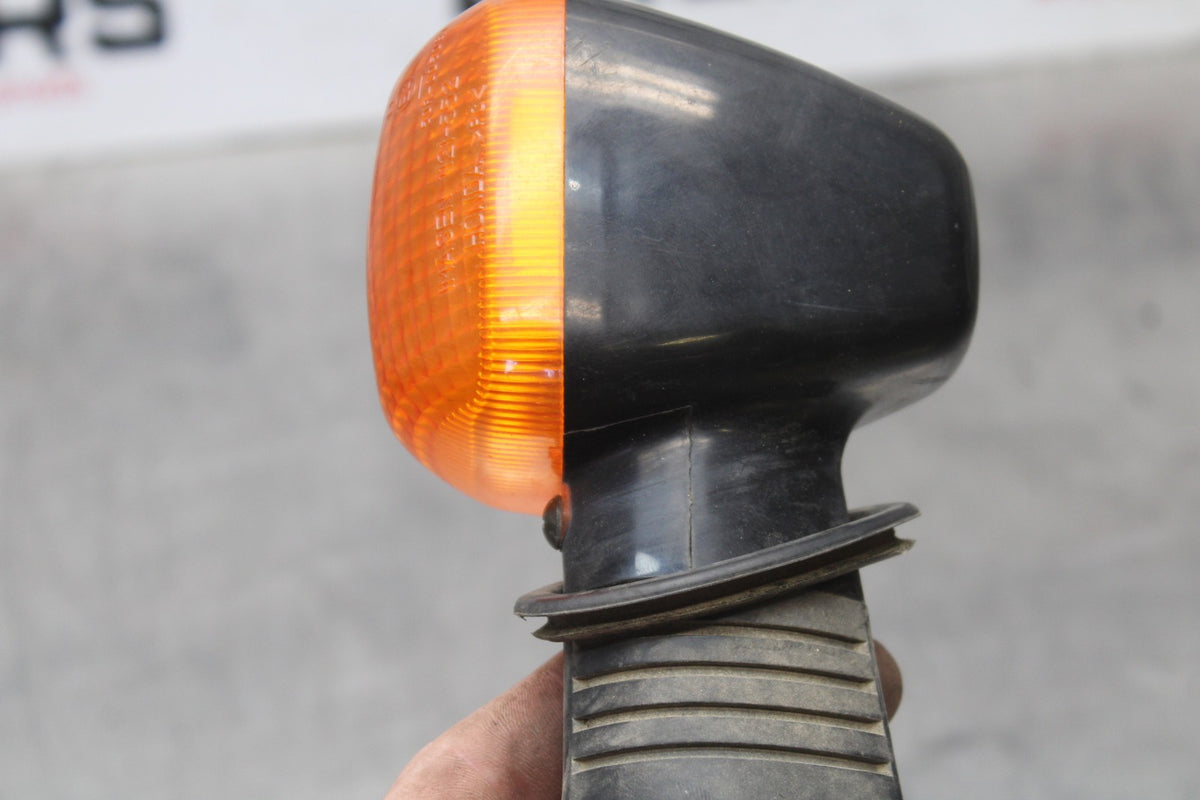 98-05 HONDA SUPER HAWK 1000 VTR1000F RIGHT FRONT TURN SIGNAL LIGHT  BB924