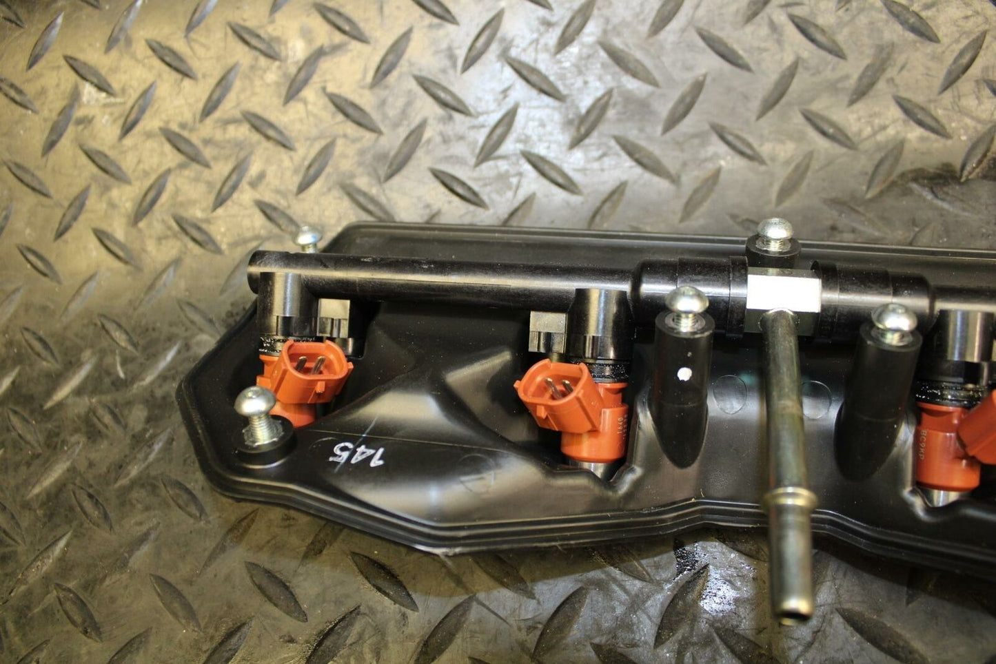 09-14 YAMAHA YZF R1 SECONDARY FUEL INJECTORS TOP AIRBOX GAS RAIL  BB192