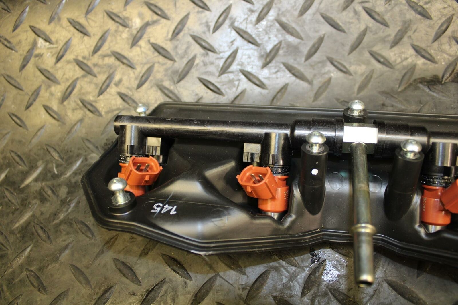 09-14 YAMAHA YZF R1 SECONDARY FUEL INJECTORS TOP AIRBOX GAS RAIL  BB192