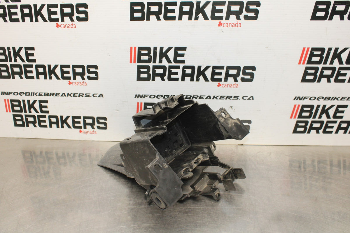 17-24 SUZUKI SV650 REAR BACK TAIL UNDERTAIL BATTERY TRAY PLASTIC BB829