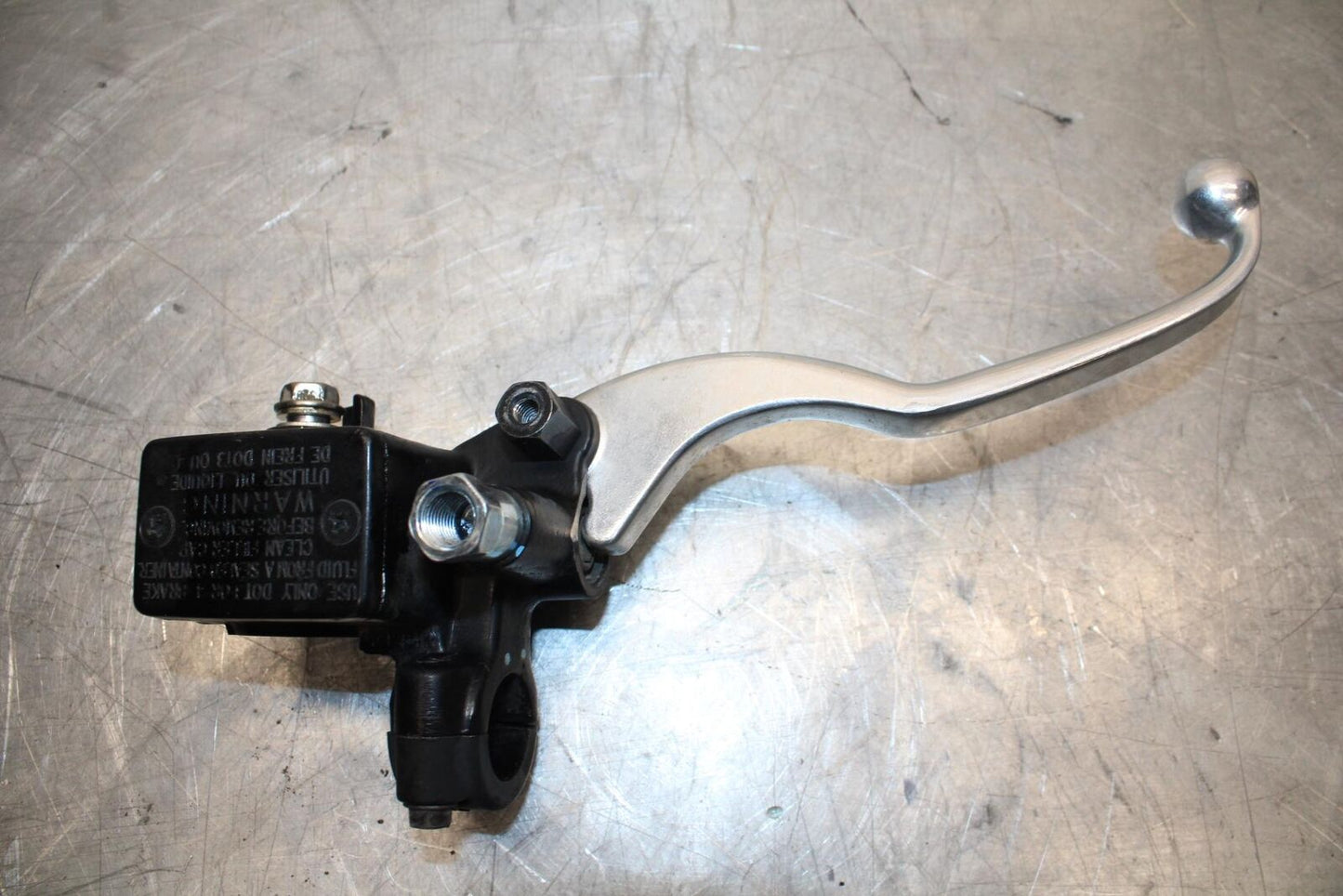 17 KAWASAKI VERSYS-X 300 FRONT BRAKE MASTER CYLINDER w/ LEVER BB504