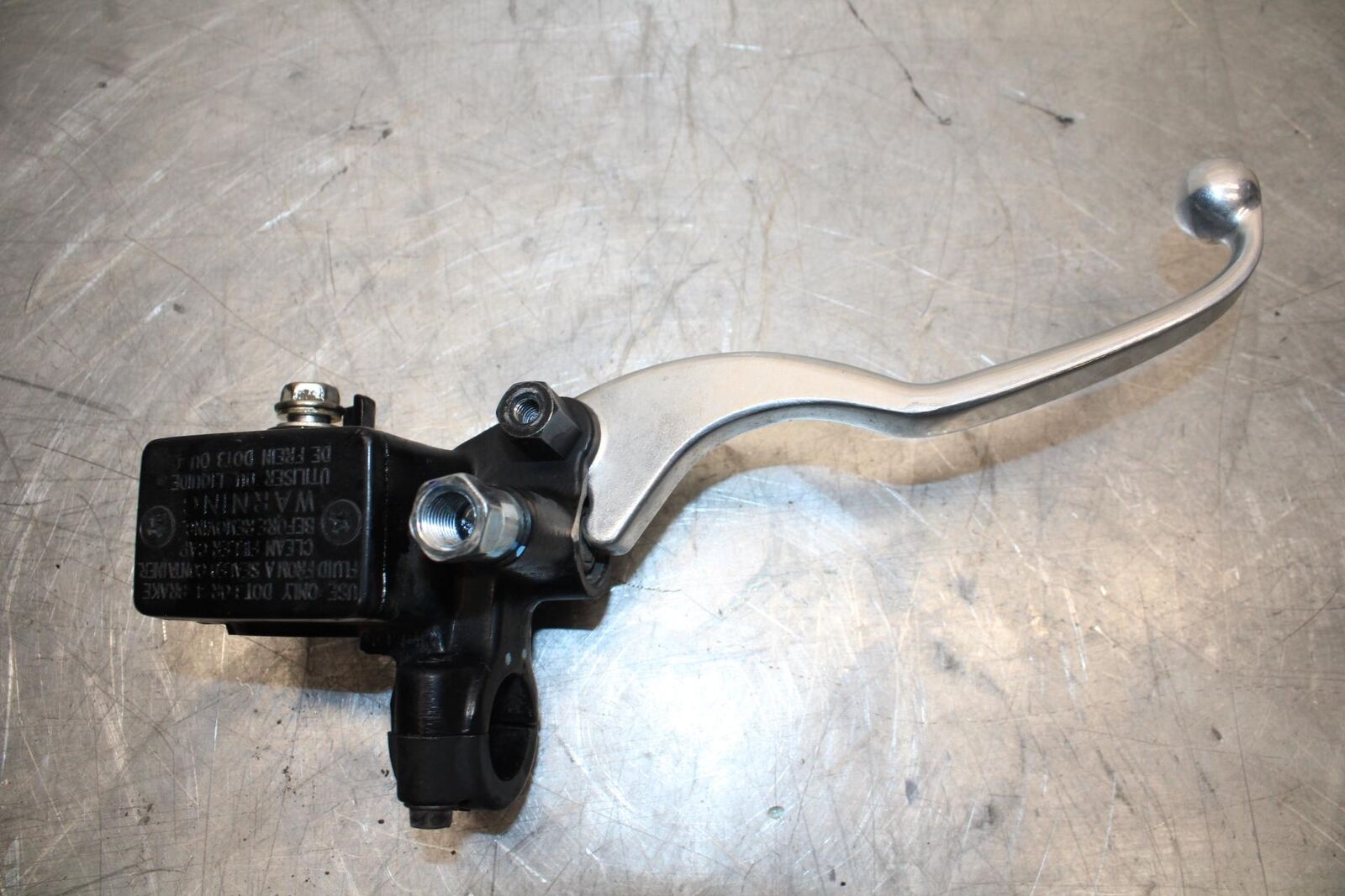17 KAWASAKI VERSYS-X 300 FRONT BRAKE MASTER CYLINDER w/ LEVER BB504