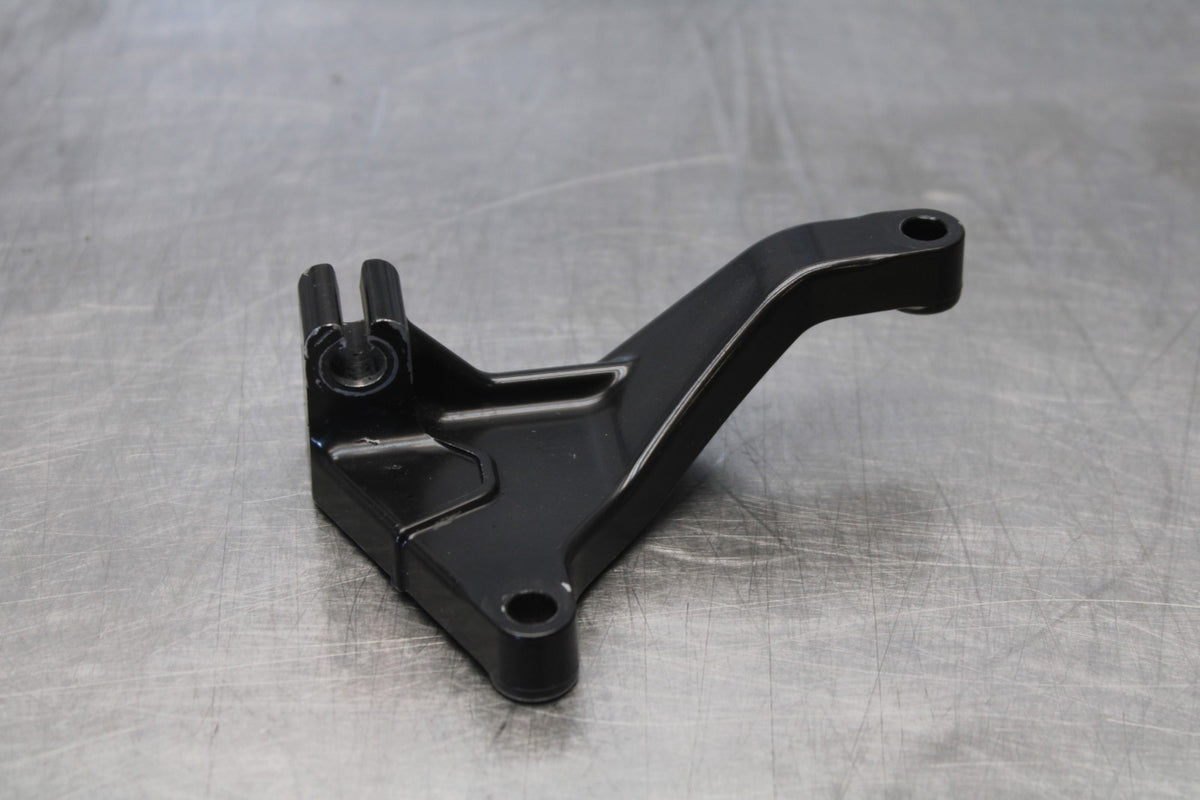 08 KAWASAKI NINJA ZX10R CLUTCH CABLE HOLDER MOUNT STAY BRACKET BB902