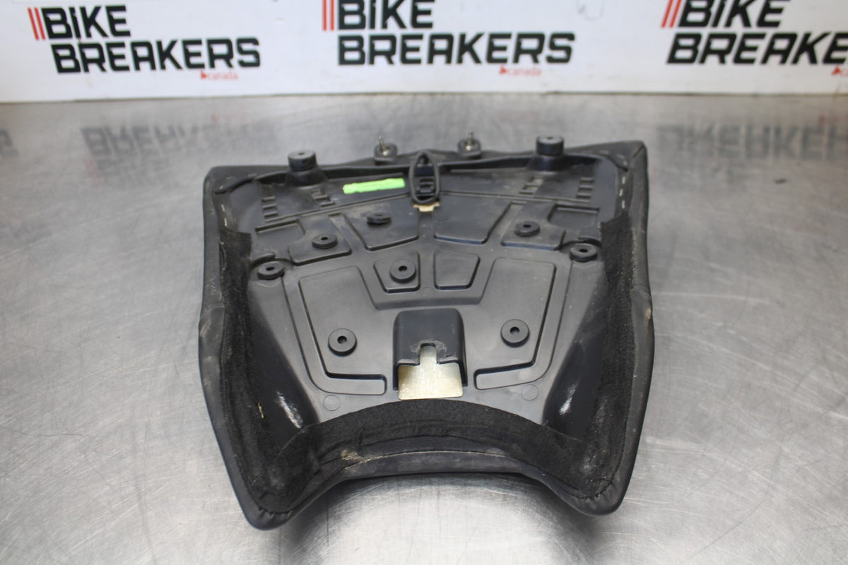 16 APRILIA TUONO V4 1100 FRONT DRIVERS SEAT PAD SADDLE PILLION BB905