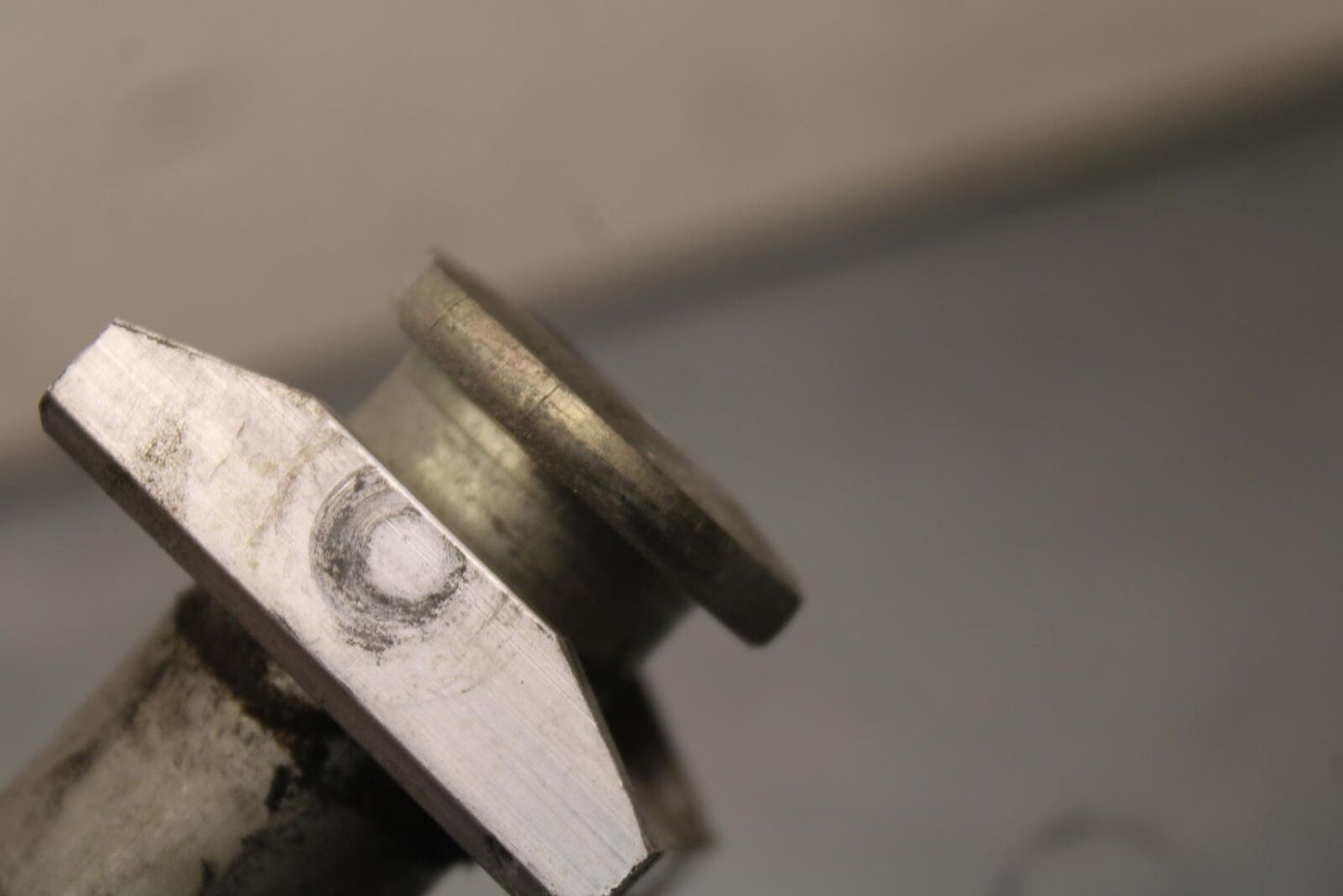 09-12 KAWASAKI NINJA ZX6R REAR AXLE WHEEL RIM PIVOT BOLT AXEL 41068-0613 BB640