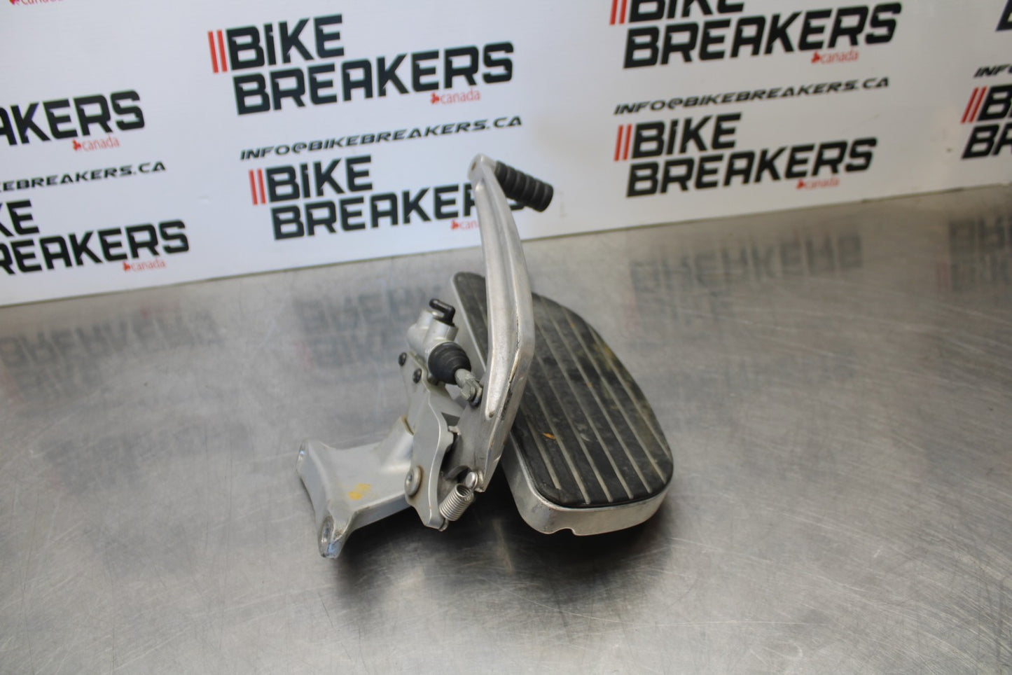 05-06 VICTORY KINGPIN DELUXE RIGHT FRONT FOOT REST PEG STEP BB195