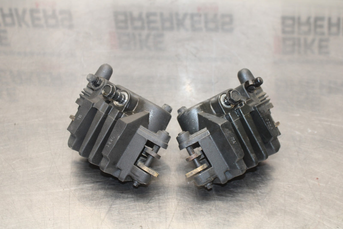 09-10 KAWASAKI ER-6N RIGHT LEFT FRONT BRAKE CALIPER SET PAIR CALIPERS BB205